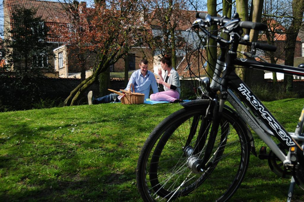 B&B Val Des Roses Brugge Bagian luar foto